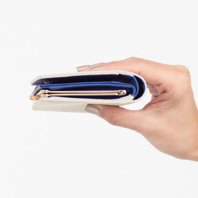 ヴィオラドーロ 財布 リザード型押し ガマグチ 小さめ コンパクト 2つ折 薄さ