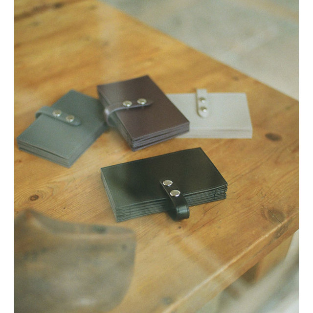 YAHKI カードケース 床革 アコーディオン式 枚数多い イメージ
