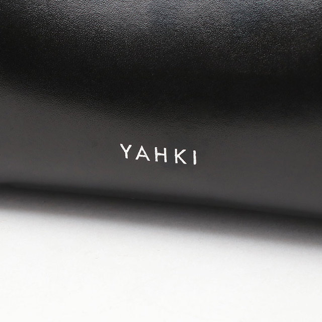yahki ヤーキ ショルダー 軽い シンプル マチあり ロゴ